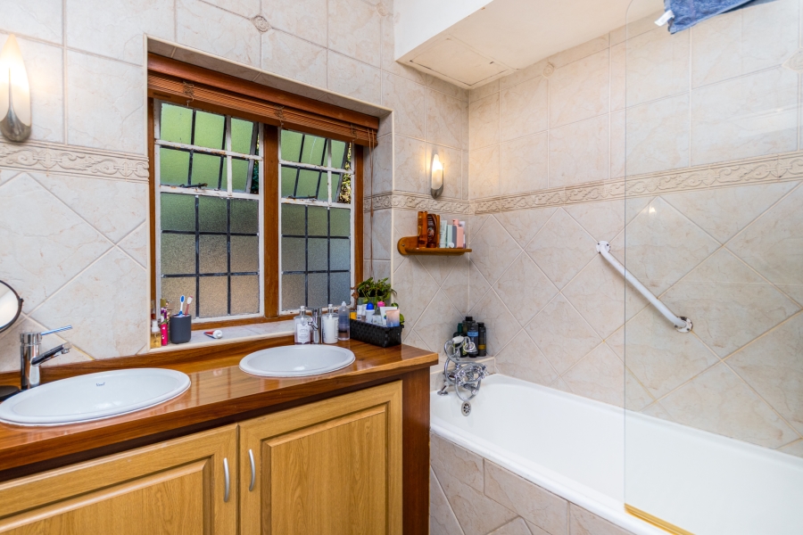 2 Bedroom Property for Sale in Claremont Upper Western Cape